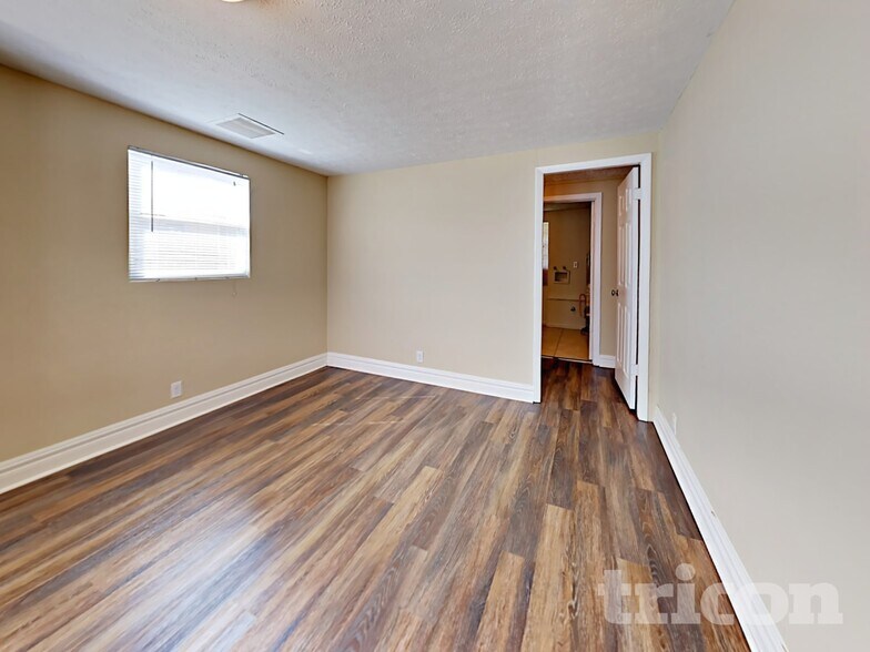 Building Photo - 8840 55th Wy N