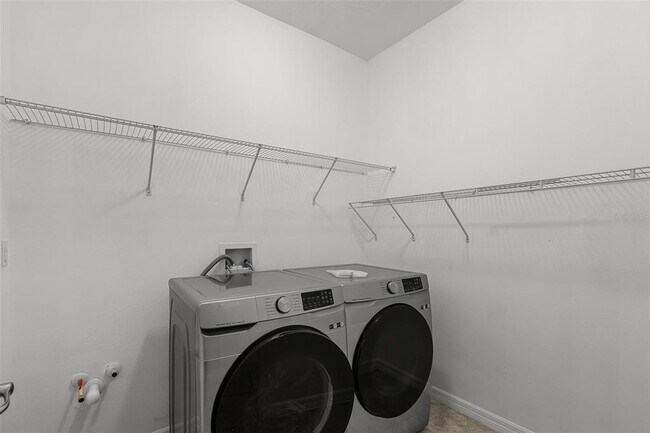 Building Photo - 405 E Freesia Ct