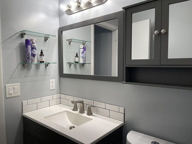 Building Photo - 1030 Green Pine Blvd