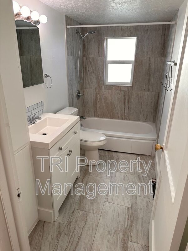 Building Photo - 33066 County Rd 43