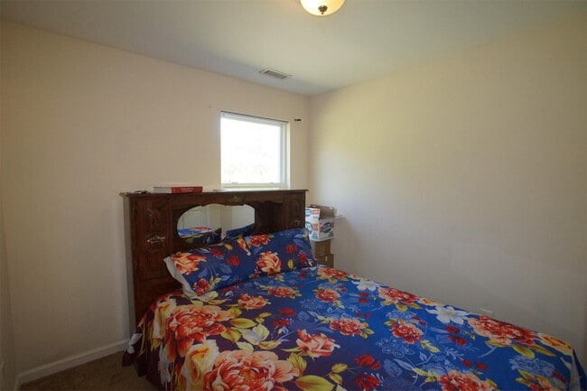 Building Photo - 2236 Stoney Spring Dr