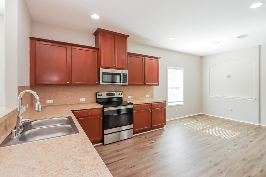 Building Photo - 718 Neap Ct