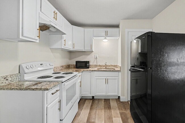 Building Photo - 1327 35th St