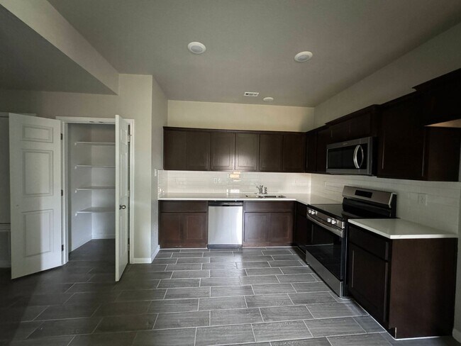 Building Photo - 1616 Indian Trail