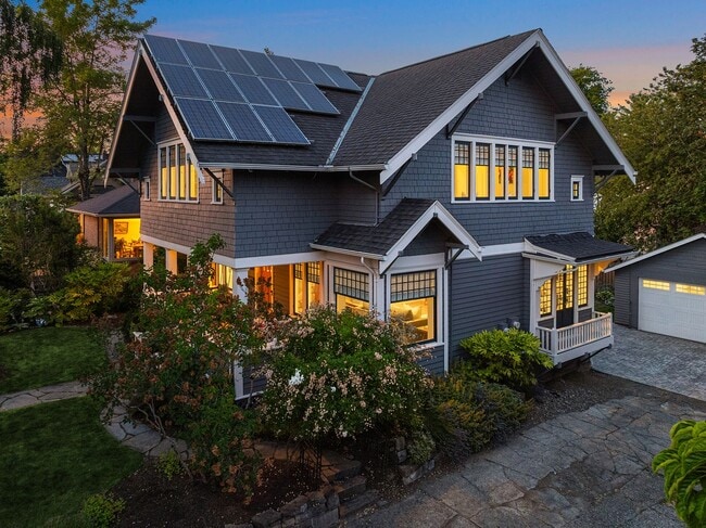 Building Photo - Mt. Baker Home