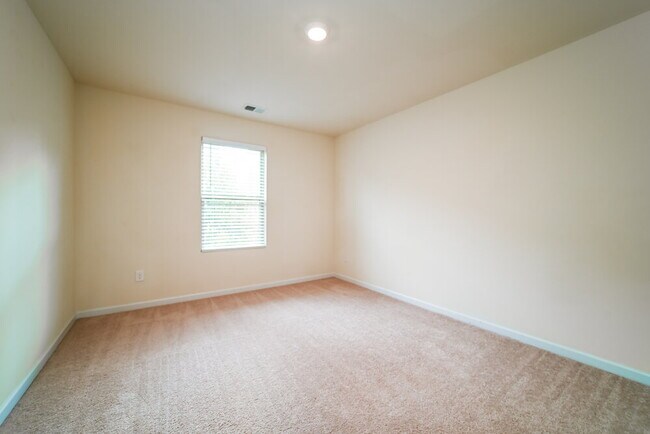 Building Photo - 504 Overo Dr