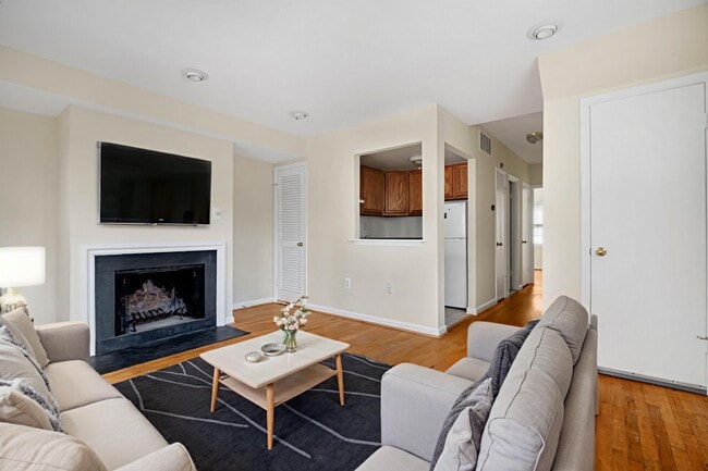 Building Photo - 4450 MacArthur Blvd NW