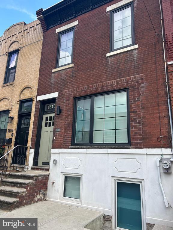 Building Photo - 1810 Tasker St