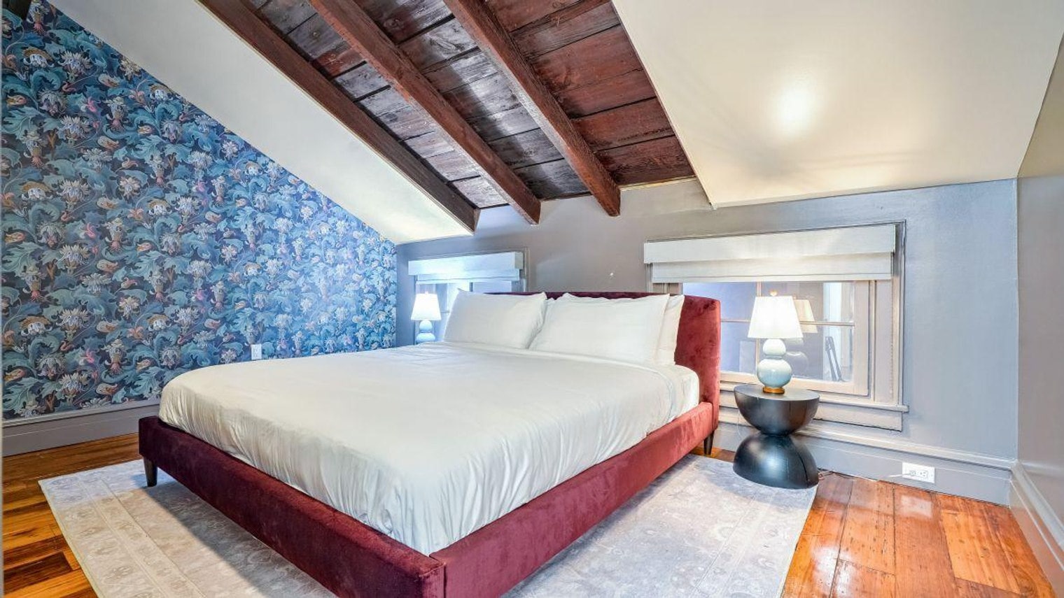 Building Photo - 604 Baronne St