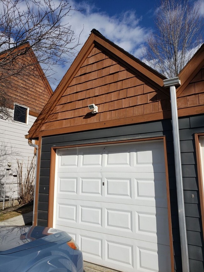 Building Photo - 1415 Pine Cone Rd