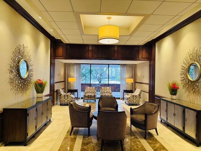 Building Photo - 2 Hawthorne Pl