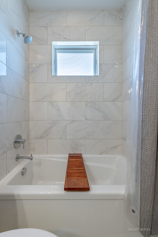 Building Photo - 457 N Aberdeen St