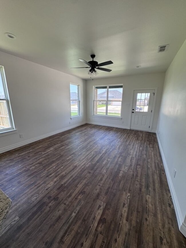 Building Photo - Sawdust Duplex