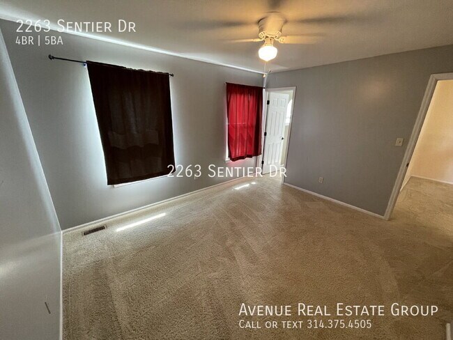 Building Photo - 2263 Sentier Dr