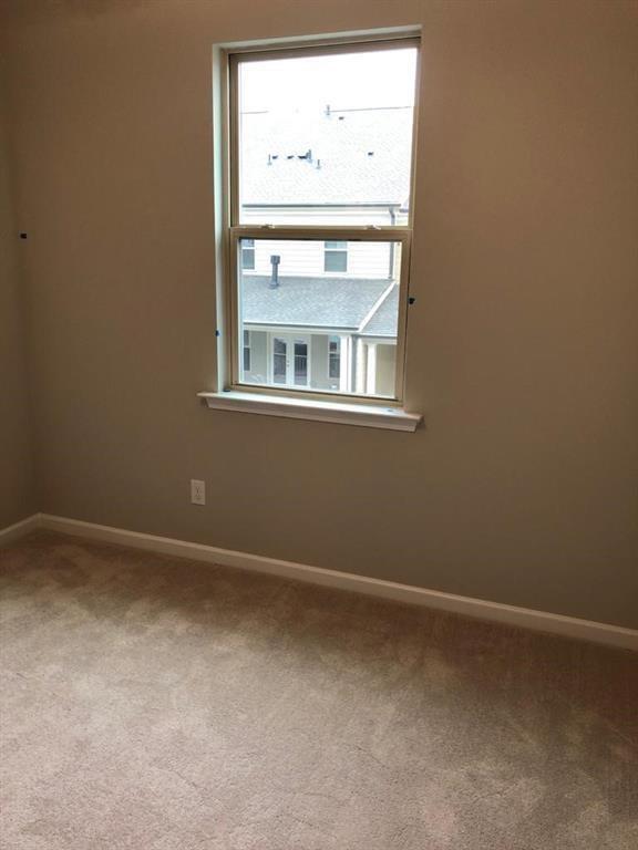 Building Photo - 3930 Redwood Dr
