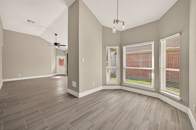 Building Photo - 6619 Misty Dale Dr