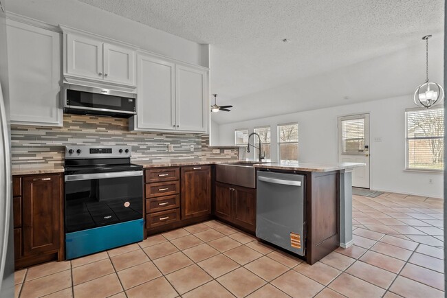 Building Photo - Beautiful 4-Bedroom Home in Parks of Deer Creek – Ready Now!