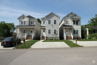 Building Photo - 4 Bedroom 2.5 Bathroom Home