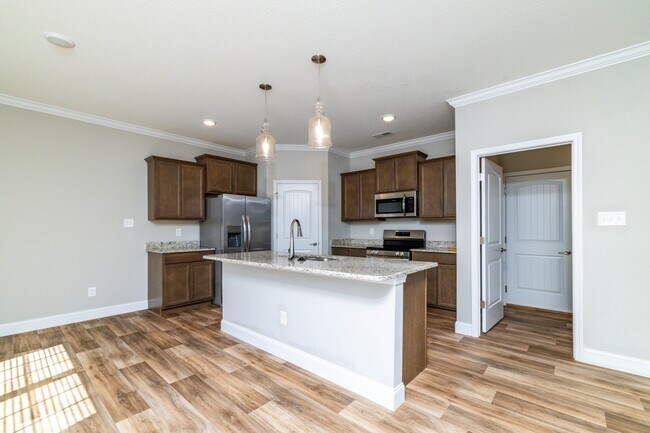 Building Photo - 7703 Honey Oaks Rd