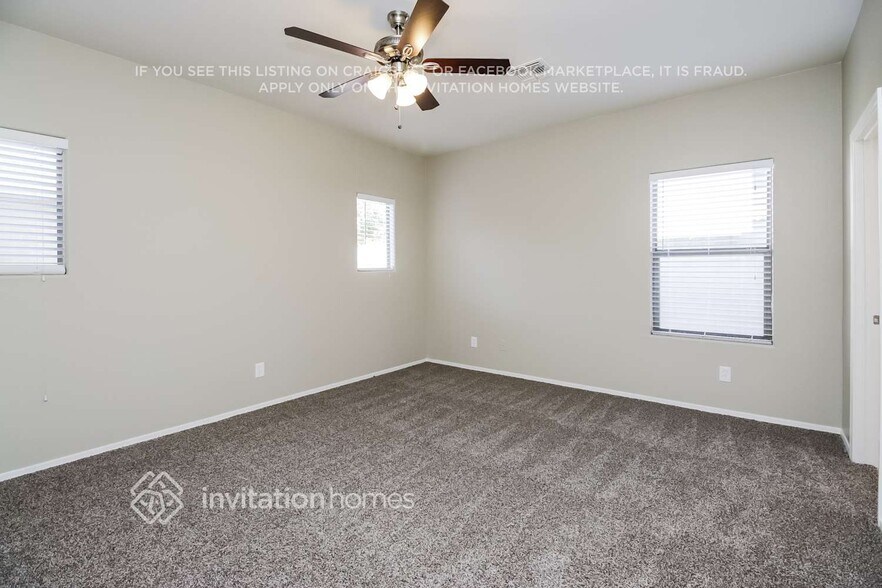 Building Photo - 15940 W Mauna Loa Ln