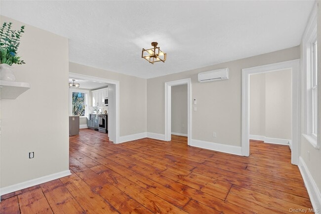 Building Photo - 171 Chambers St