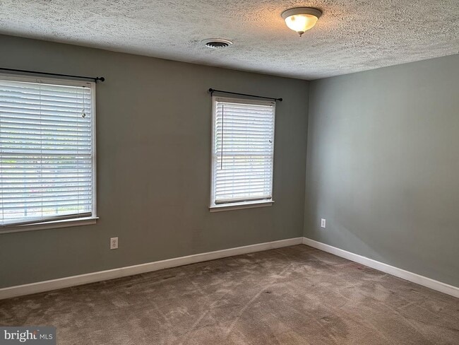 Building Photo - 232 Southridge Dr