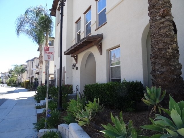 Building Photo - 2163 Dutchman Ct