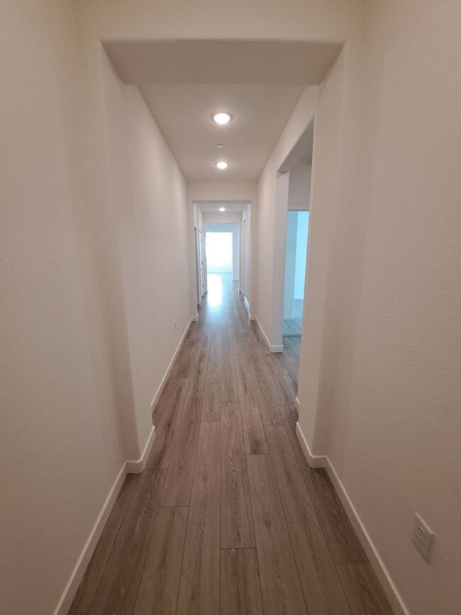 Building Photo - Gorgeous Smart Home is Clean & Loaded!  - ...