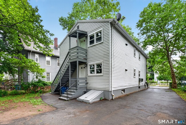 Building Photo - 41 Admiral St