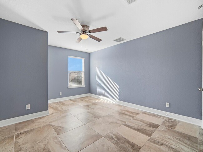 Building Photo - 4431 Oak Roset