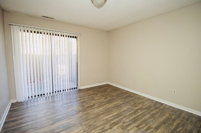 Building Photo - 2 Bedroom, 2 Bath Condo at Village Creek -...