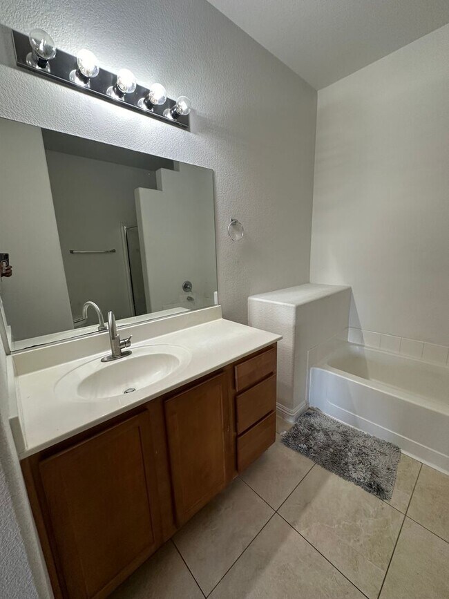 Building Photo - 2 bedroom Partially furnished Condo