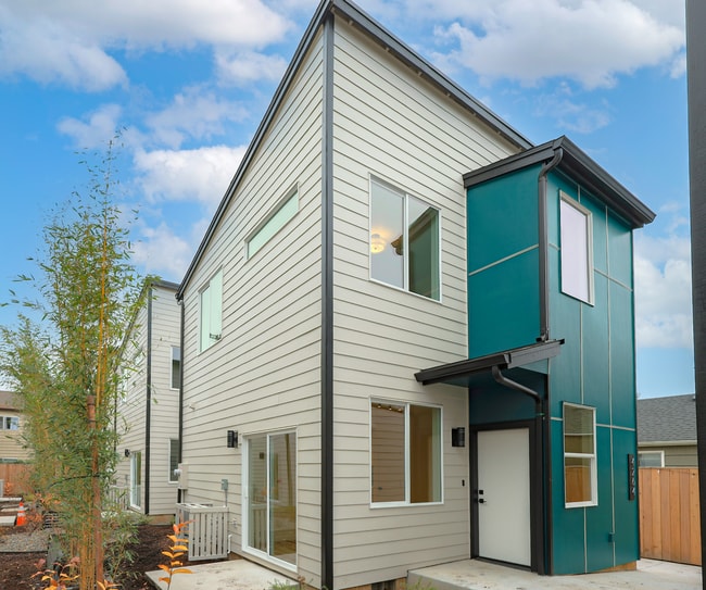 Building Photo - 4264 NE Going St