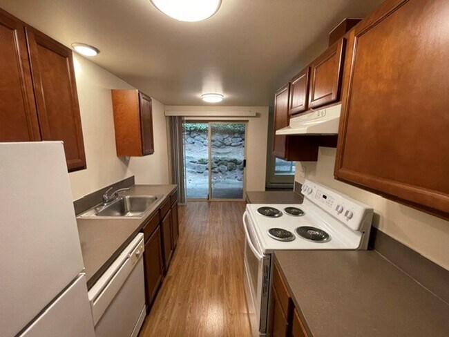 Interior Photo - (3P) Pinehurst