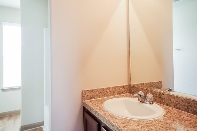 Building Photo - 5738 S Brenwood Dr