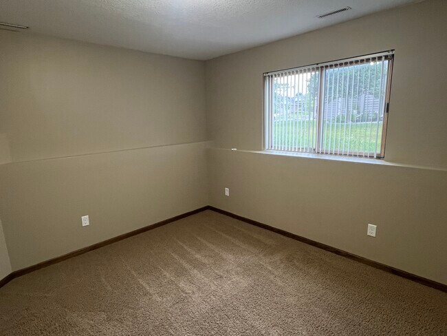 Building Photo - 5179 Castleview Dr NW