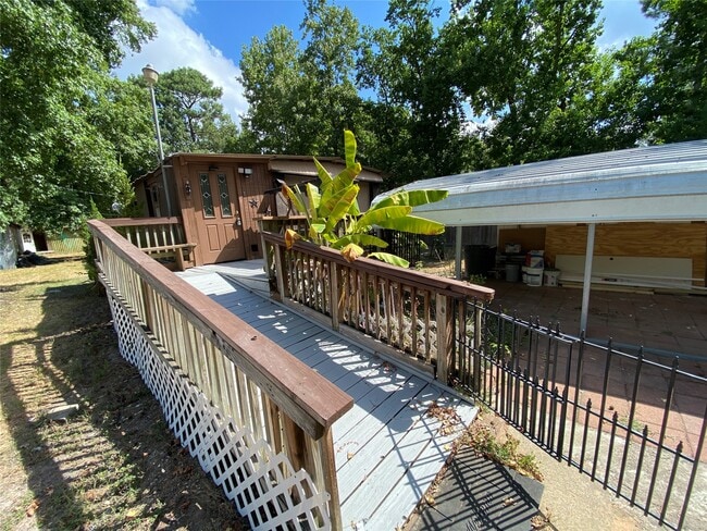 Building Photo - 109 Birchwood Dr