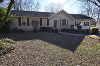 Building Photo - 3 Bedroom Pet Friendly Home For Rent in St...