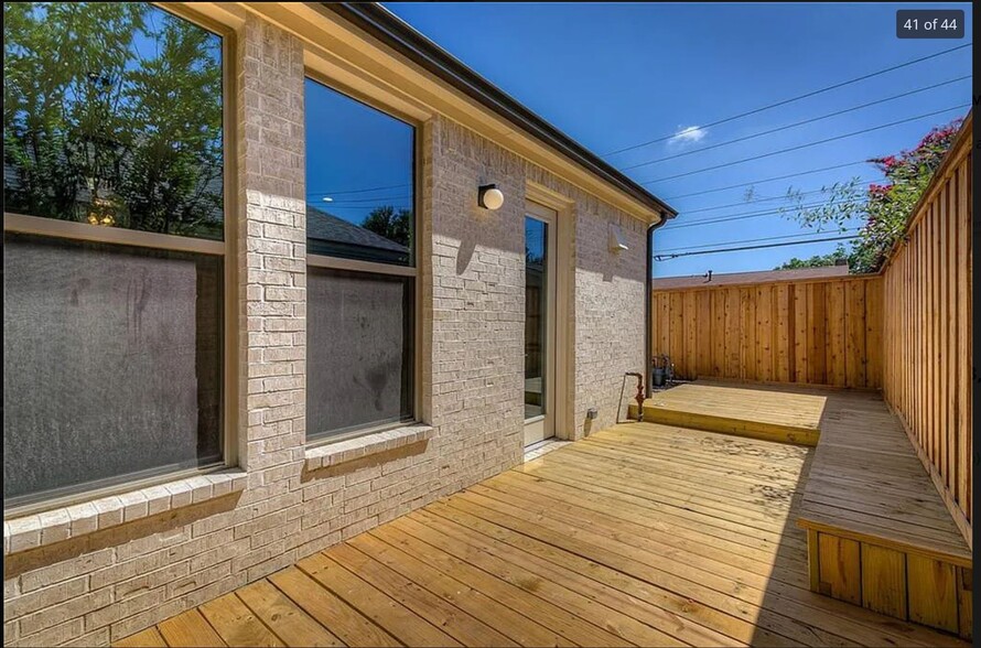 Building Photo - 10532 Barrywood Dr