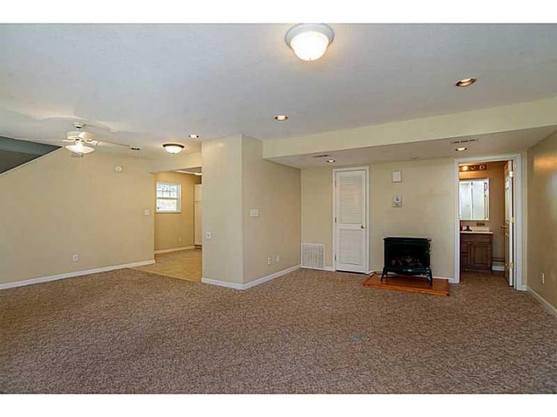 Building Photo - 3280 Lincoln Hill Rd