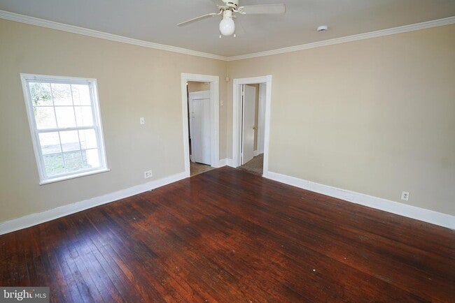 Building Photo - 303 E Main St