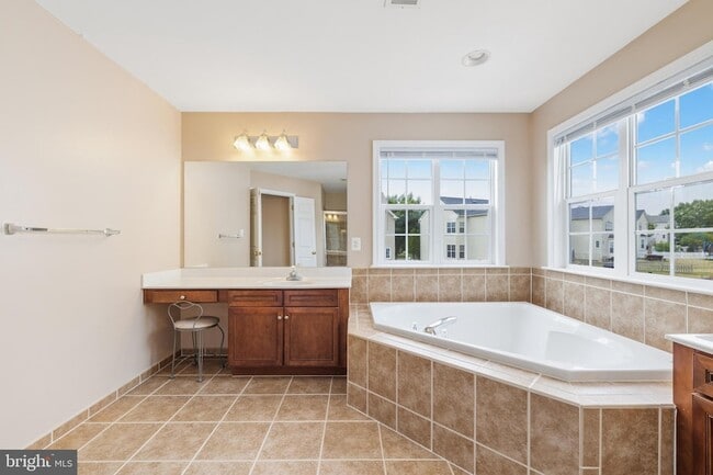Building Photo - 9036 Woodpecker Ct