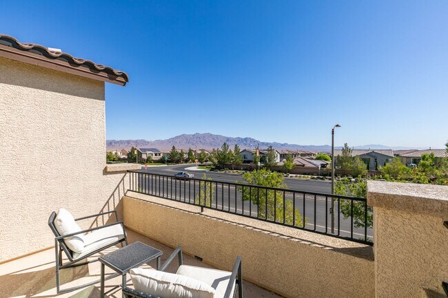 Building Photo - Gated, 4bed + loft with Bedroom and Full bathroom downstairs. Skye Canyon