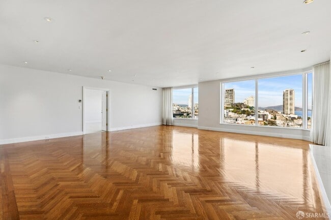 Building Photo - 1150 Sacramento St