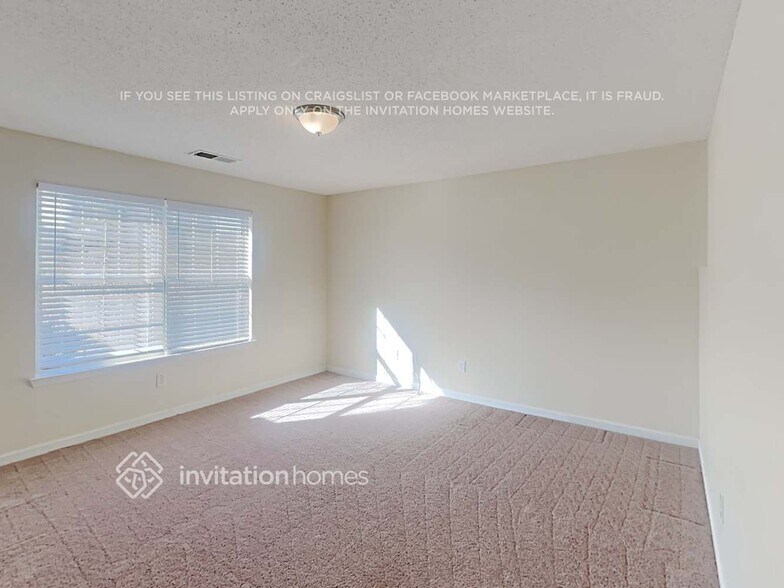 Building Photo - 256 Richards Way