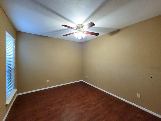Building Photo - 2601 S Braeswood Blvd