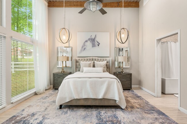 Building Photo - 15058 Lake Paula Dr