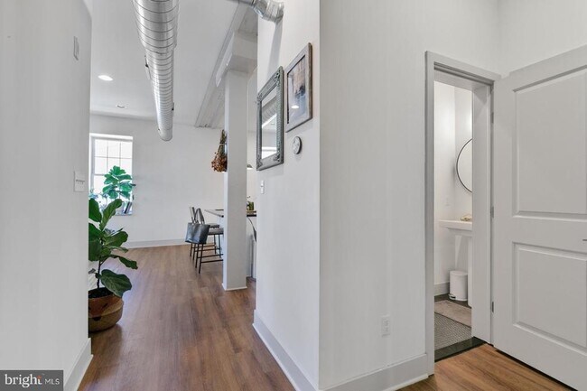 Building Photo - 1618 Mifflin St