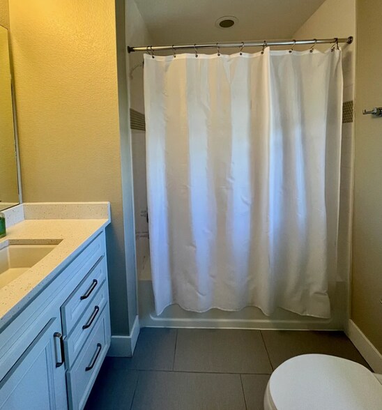 Building Photo - 4217 Yarrow St