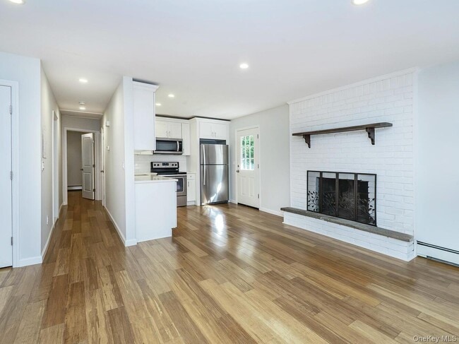 Building Photo - 15 Albin St